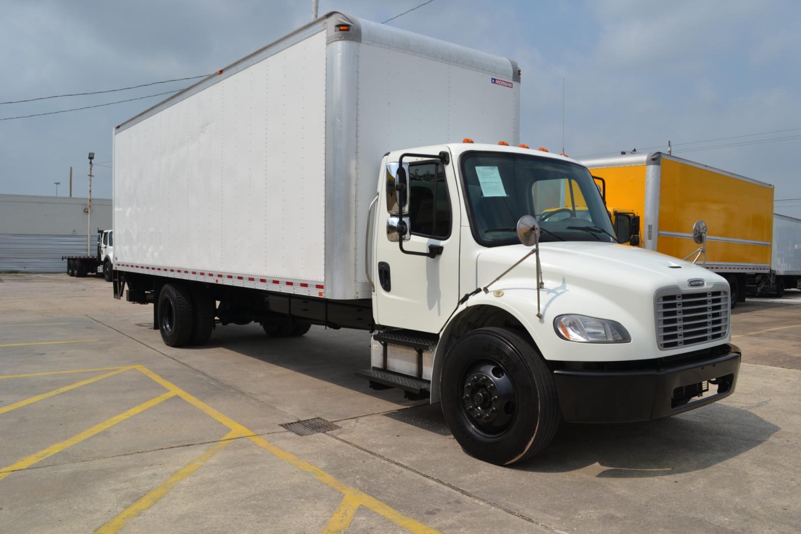 2019 WHITE /BLACK FREIGHTLINER M2-106 with an CUMMINS B6.7L 240HP engine, ALLISON 2500RDS AUTOMATIC transmission, located at 9172 North Fwy, Houston, TX, 77037, (713) 910-6868, 29.887470, -95.411903 - Photo#2